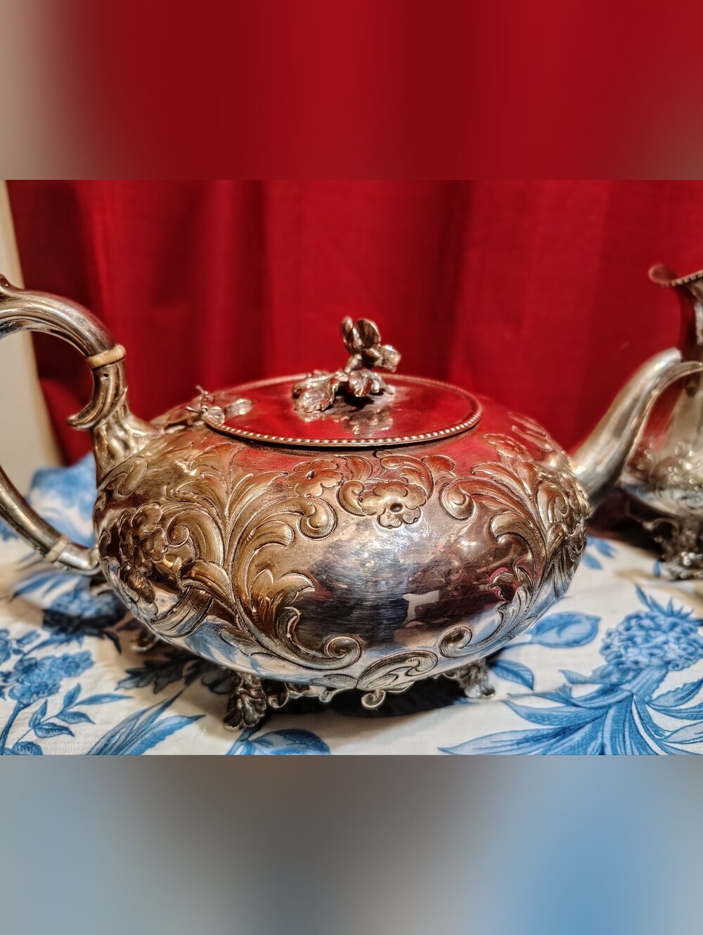 Fabulous Vintage Floral Repousse Silverplate Teapot Hinged Lid Footed Base